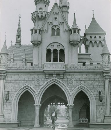Lot #525 Walt Disney Photograph - Image 1