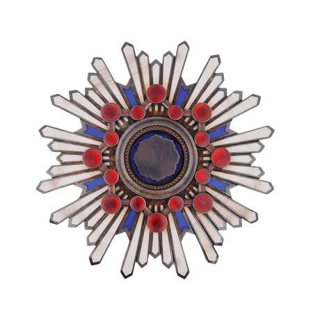 Lot #193 Emperor Hirohito: The esteemed “Order of the Sacred Treasure” - Image 2