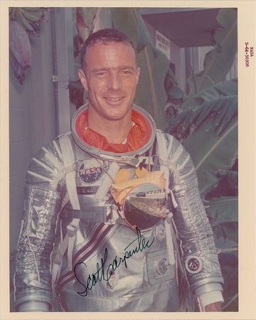 Lot #9011 Scott Carpenter 1962 Signed Letter and Photograph - Image 2
