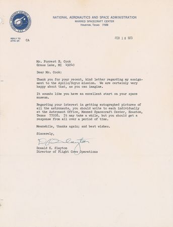 Lot #9140 Deke Slayton Set of (4) Signed Items - Image 2