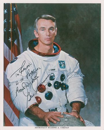 Lot #9062 Gene Cernan Pair of Signed Photographs - Image 2