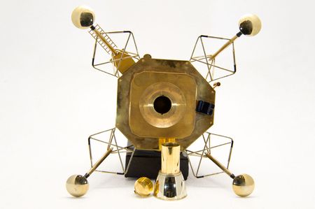 Lot #9157 Buzz Aldrin's Apollo 11 Cartier Solid Gold Lunar Module Replica - Image 7