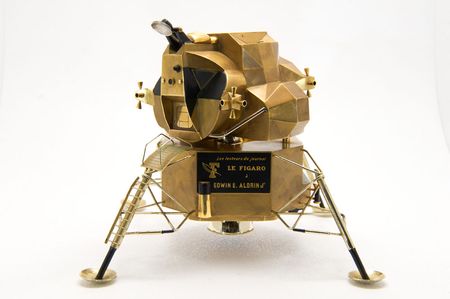 Lot #9157 Buzz Aldrin's Apollo 11 Cartier Solid Gold Lunar Module Replica - Image 15