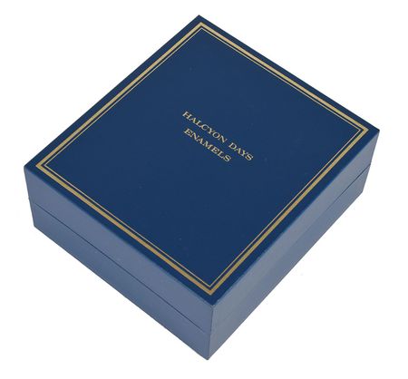 Lot #97  Queen Elizabeth II and The Queen Mother - Image 6