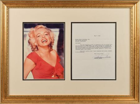 Lot #763 Marilyn Monroe: Marilyn signs off on a line in The Green-Eyed Blonde - Image 1