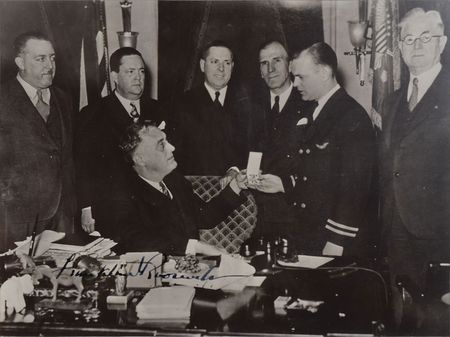 Lot #168 Franklin D. Roosevelt Signed Photograph - Image 2
