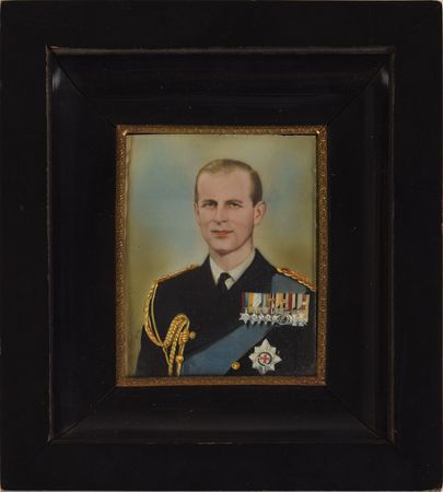 Lot #76  Queen Elizabeth II and Prince Philip - Image 3