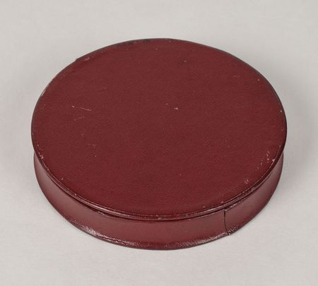 Lot #3085  Grenoble 1968 Winter Olympics Silver Participation Medal - Image 4