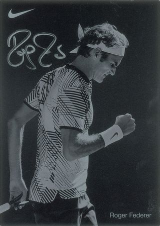 Lot #880 Roger Federer Signed Photographs - Image 3