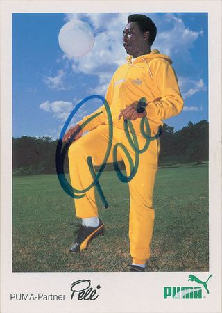 Lot #891 Pele and Diego Maradona Signed Photographs - Image 2