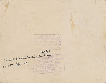 Lot #311 Mohandas Gandhi: Rare photo of Gandhi attending London?s Round Table Conference - Image 2