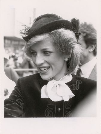 Lot #200  Princess Diana - Image 3