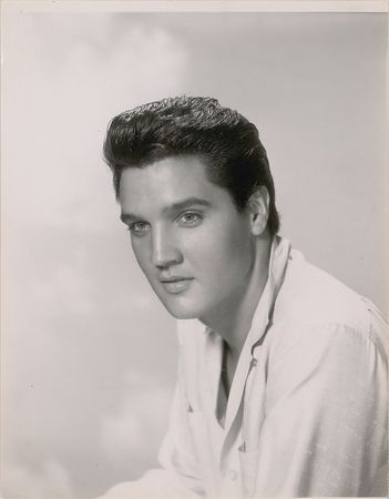 Lot #494 Elvis Presley - Image 1