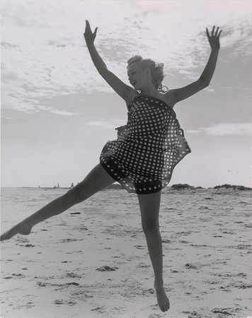 Lot #5296 Marilyn Monroe Oversized Original Photograph by Andre de Dienes - Image 1