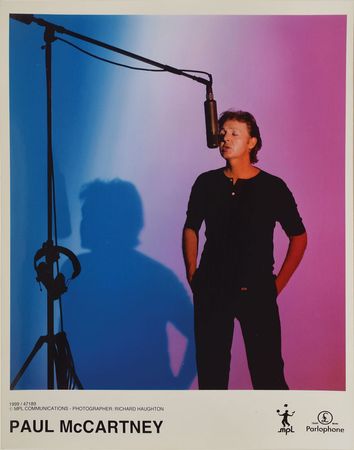 Lot #5053 Paul McCartney and David Gilmour Signed Press Pack - Image 6