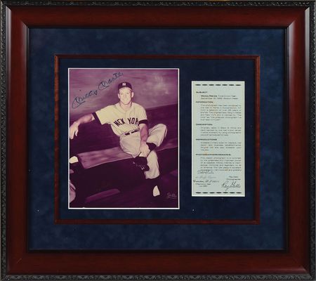 Lot #1018 Mickey Mantle Signed Photograph - Image 1