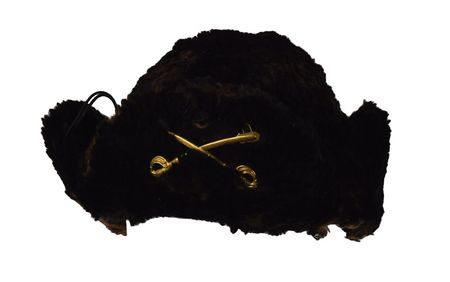 Lot #319 Indian Wars-Era Bearskin Coat, Gauntlets, and Hat: Indian Wars-era bearskin coat and accoutrements - Image 6