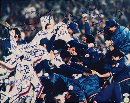 Lot #1020 NY Mets: 1986 Signed Photograph - Image 2