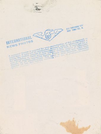 Lot #946 Marilyn Monroe Photograph - Image 2