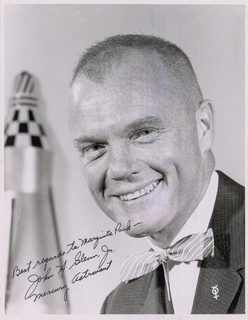 Lot #6097 John Glenn Signed Letter and Photograph - Image 1