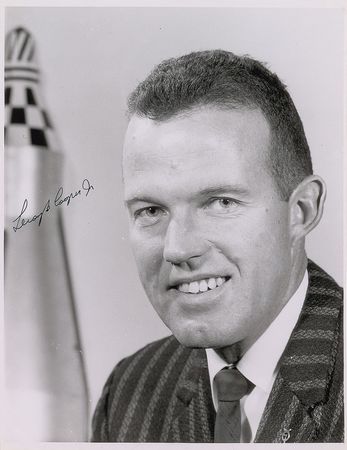 Lot #6094 Gordon Cooper 1961 Signed Letter and Photograph - Image 1