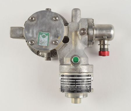 Lot #6272  Saturn V S-II Recirculation Valve Assembly - Image 2