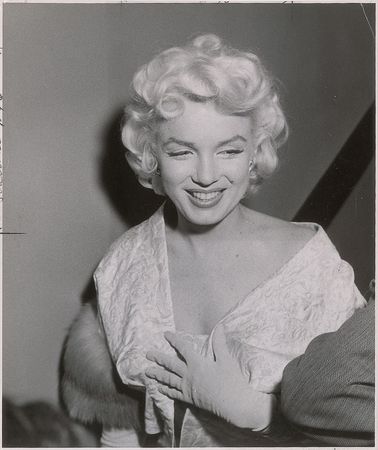 Lot #978 Marilyn Monroe Photograph - Image 1