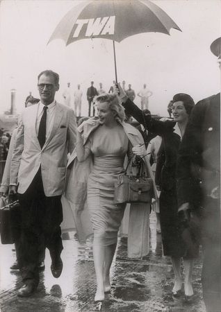 Lot #984 Marilyn Monroe and Arthur Miller Photograph - Image 1