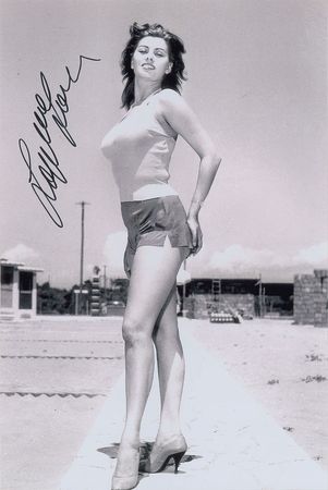 Lot #969 Sophia Loren Signed Photographs - Image 2