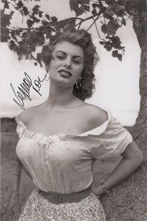 Lot #969 Sophia Loren Signed Photographs - Image 3