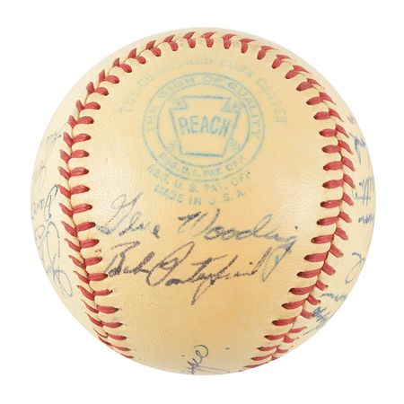 Lot #9300  NY Yankees 1940-50s Collection of (4) Team Signed Baseballs - Image 18