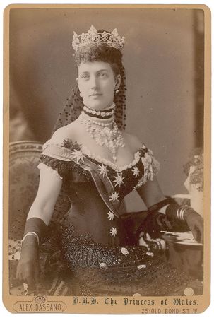 Lot #425 King Edward VII and Family Signed Photograph - Image 4