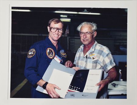 Lot #192 STS-27 Flown Silver Snoopy Pin: Shuttle-flown 'Silver Snoopy' award for a skilled Rockwell machinist - Image 11
