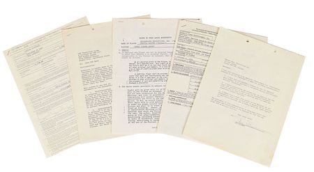 Lot #866  Actresses - Image 1