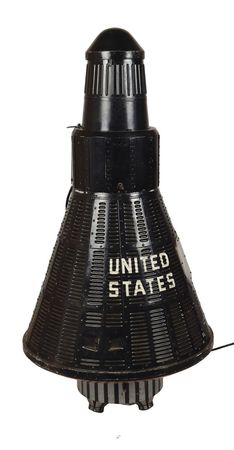 Lot #173 Mercury Redstone Capsule: Massive display model of the iconic Mercury capsule - Image 1