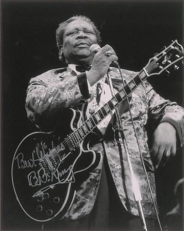 Lot #2213 B. B. King Signed Photograph - Image 1