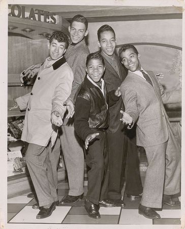 Lot #708 Frankie Lymon and the Teenagers Signed Photograph - Image 3