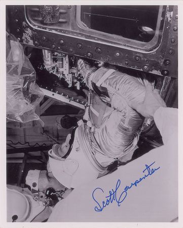 Lot #529 Scott Carpenter and Gordon Cooper Signed Photographs - Image 1