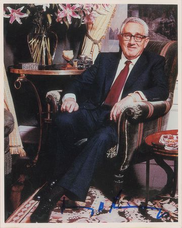 Lot #285 Henry Kissinger Signed Photographs - Image 2