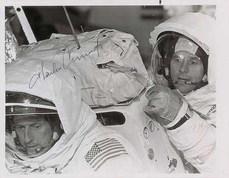 Lot #462 Apollo 12 Signed Photographs - Image 1