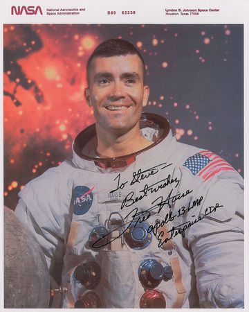 Lot #463 Apollo Astronauts Group Lot - Image 1