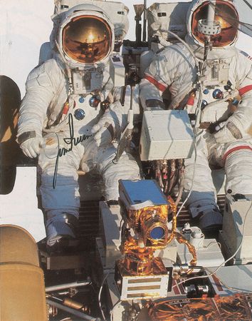 Lot #463 Apollo Astronauts Group Lot - Image 4