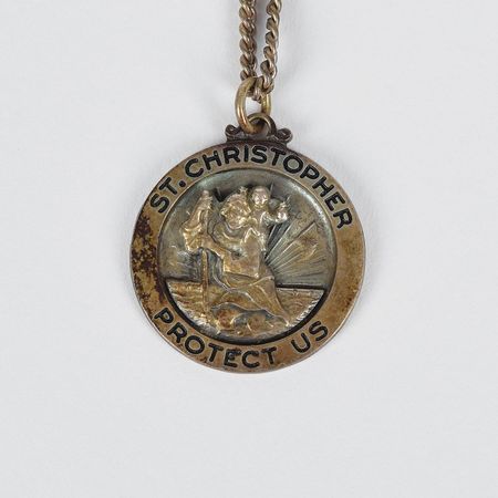 Lot #77 John and Jacqueline Kennedy: A St. Christopher medallion for the newborn JFK, Jr. - Image 2