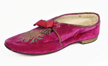 Lot #212 Pope Leo XIII: Ornate papal slipper of Pope Leo XIII - Image 1