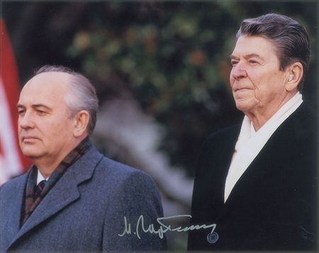 Lot #316 Mikhail Gorbachev Signed Photographs - Image 2