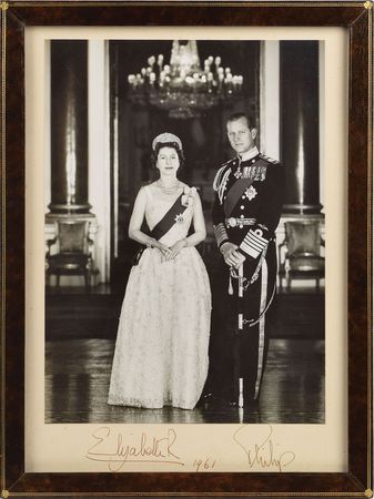 Lot #277 Queen Elizabeth II Signed Photograph - Image 1