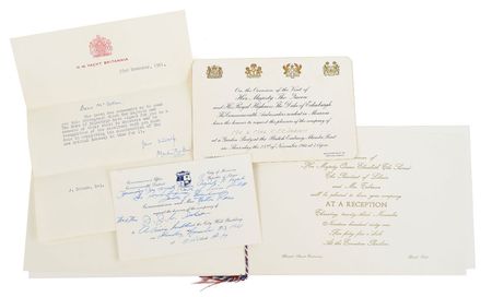 Lot #277 Queen Elizabeth II Signed Photograph - Image 2