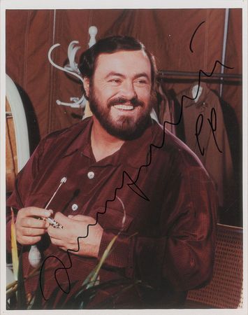 Lot #926 Luciano Pavarotti Signed Photographs - Image 1