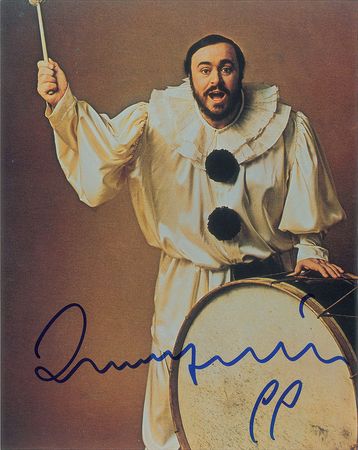 Lot #926 Luciano Pavarotti Signed Photographs - Image 2