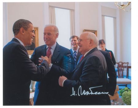 Lot #221 Mikhail Gorbachev Signed Photographs - Image 1